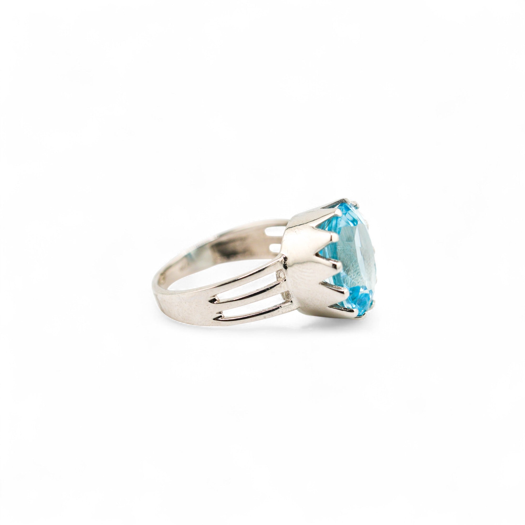 Topaz crown ring