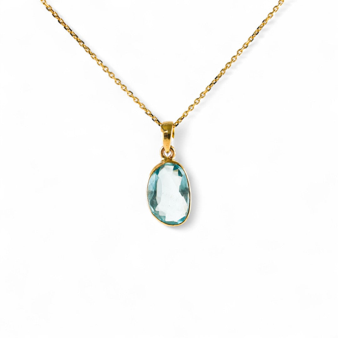 Aquamarine gold pendant