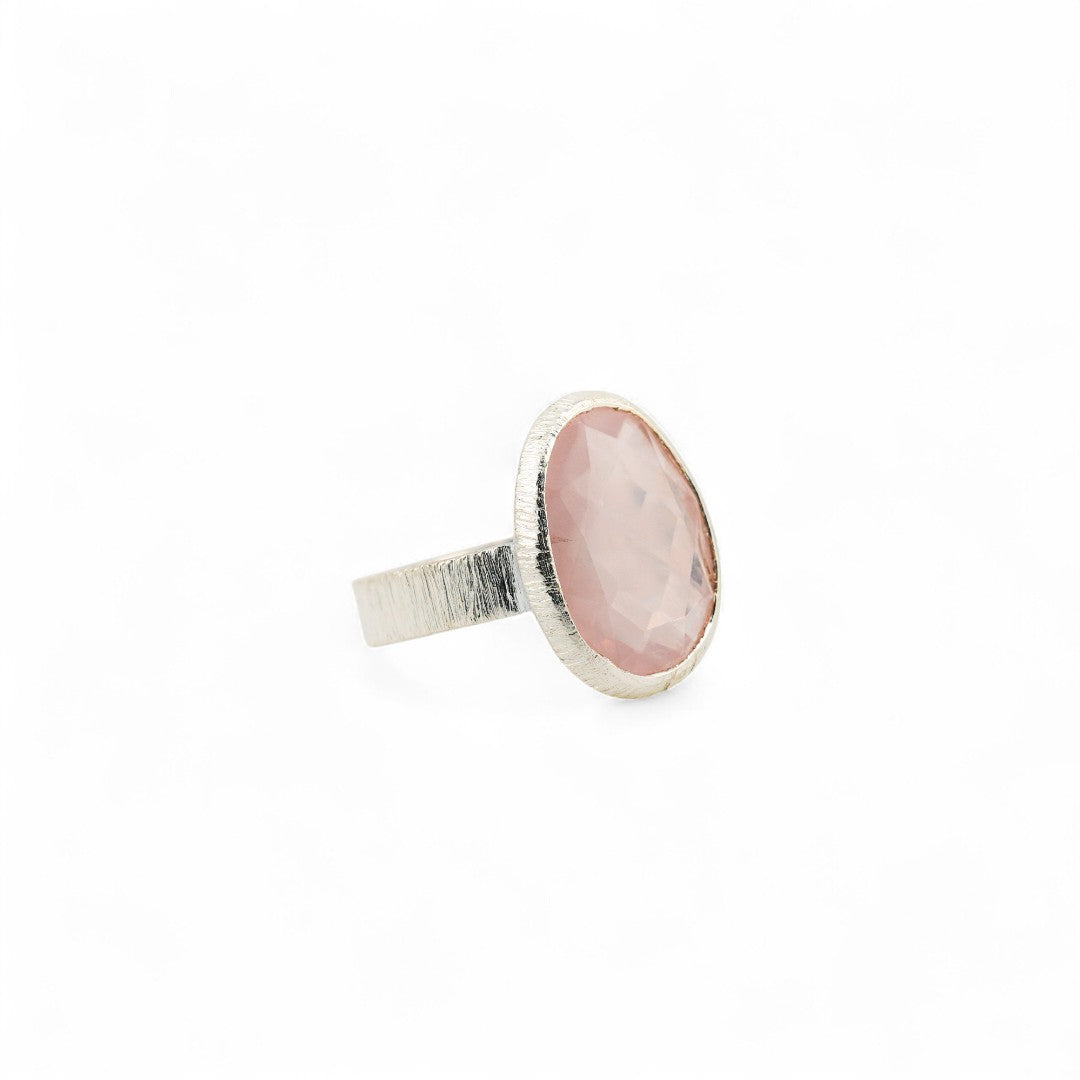 Eve rose quartz ring
