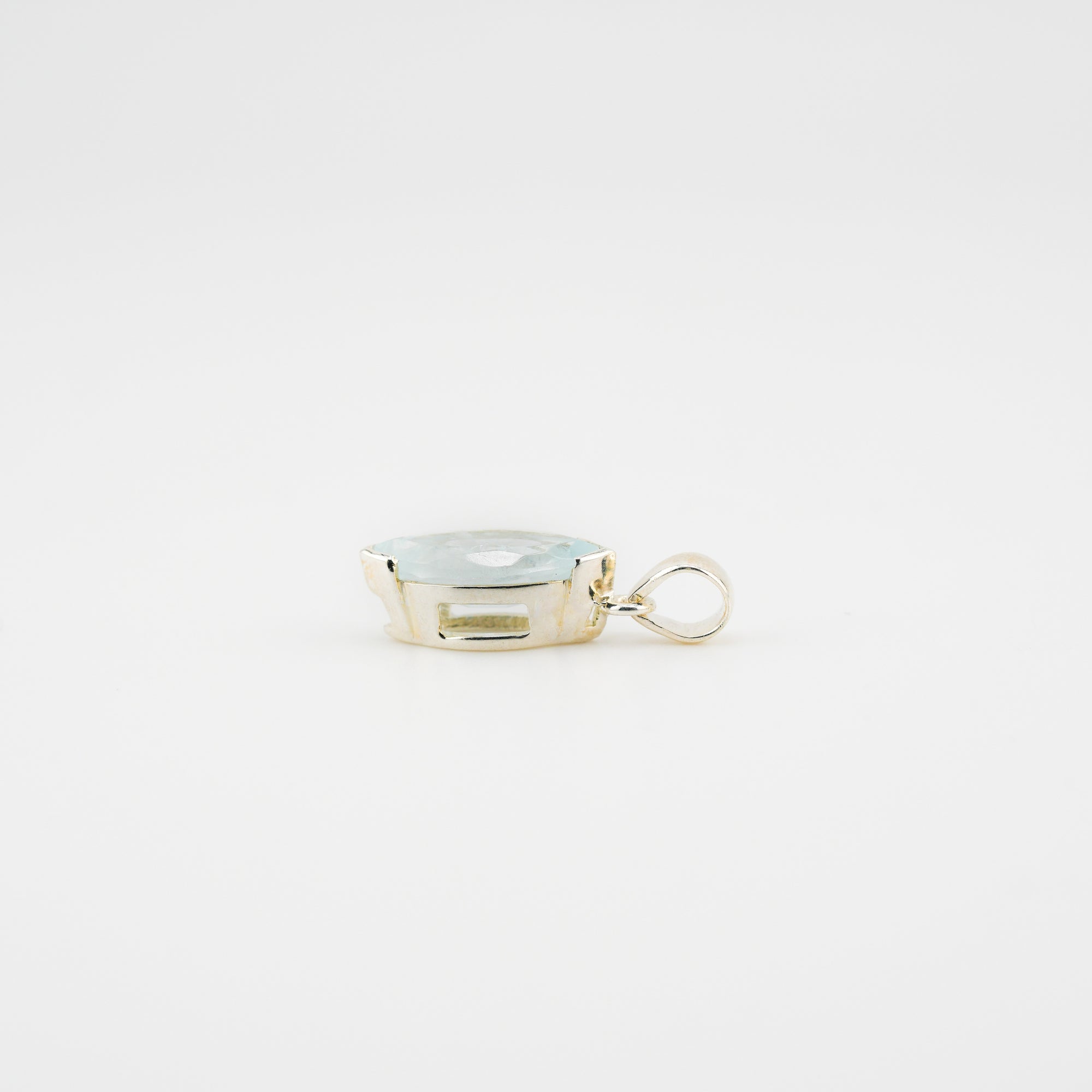 Marquise aquamarine pendant