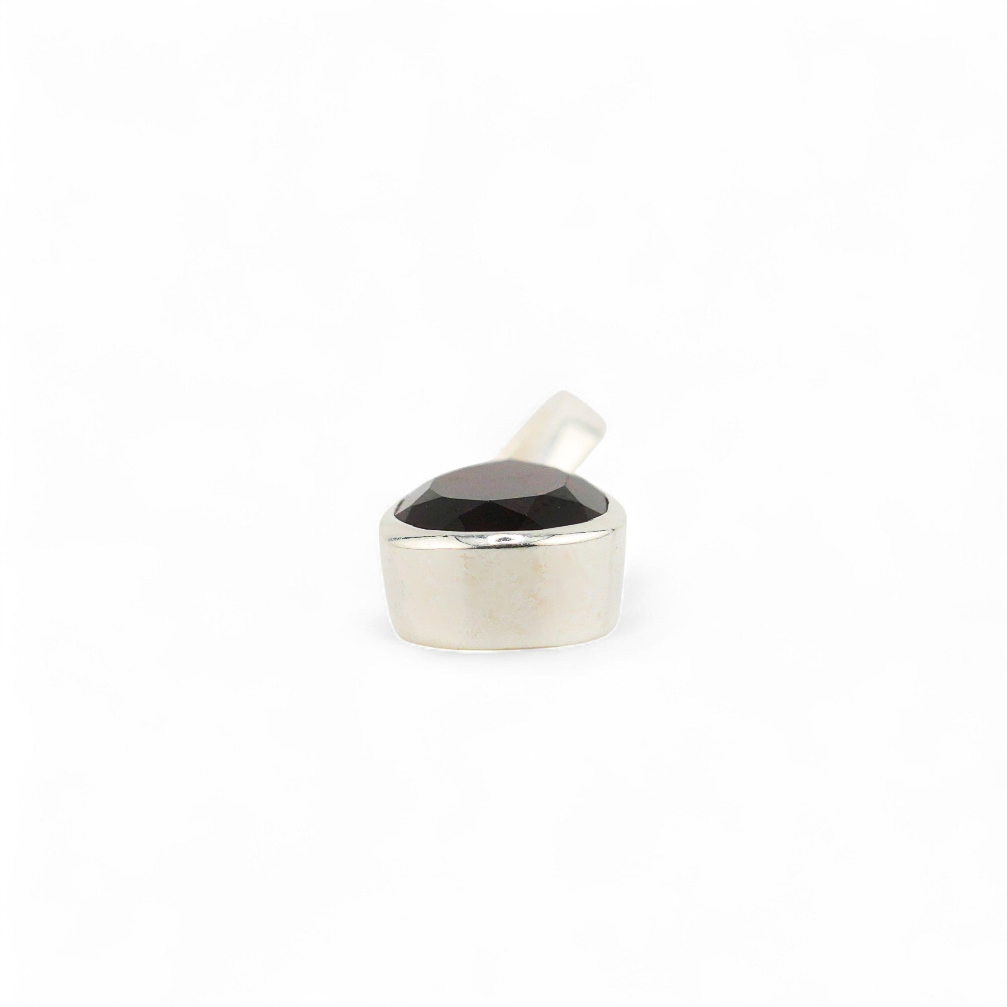 Venus garnet pendant