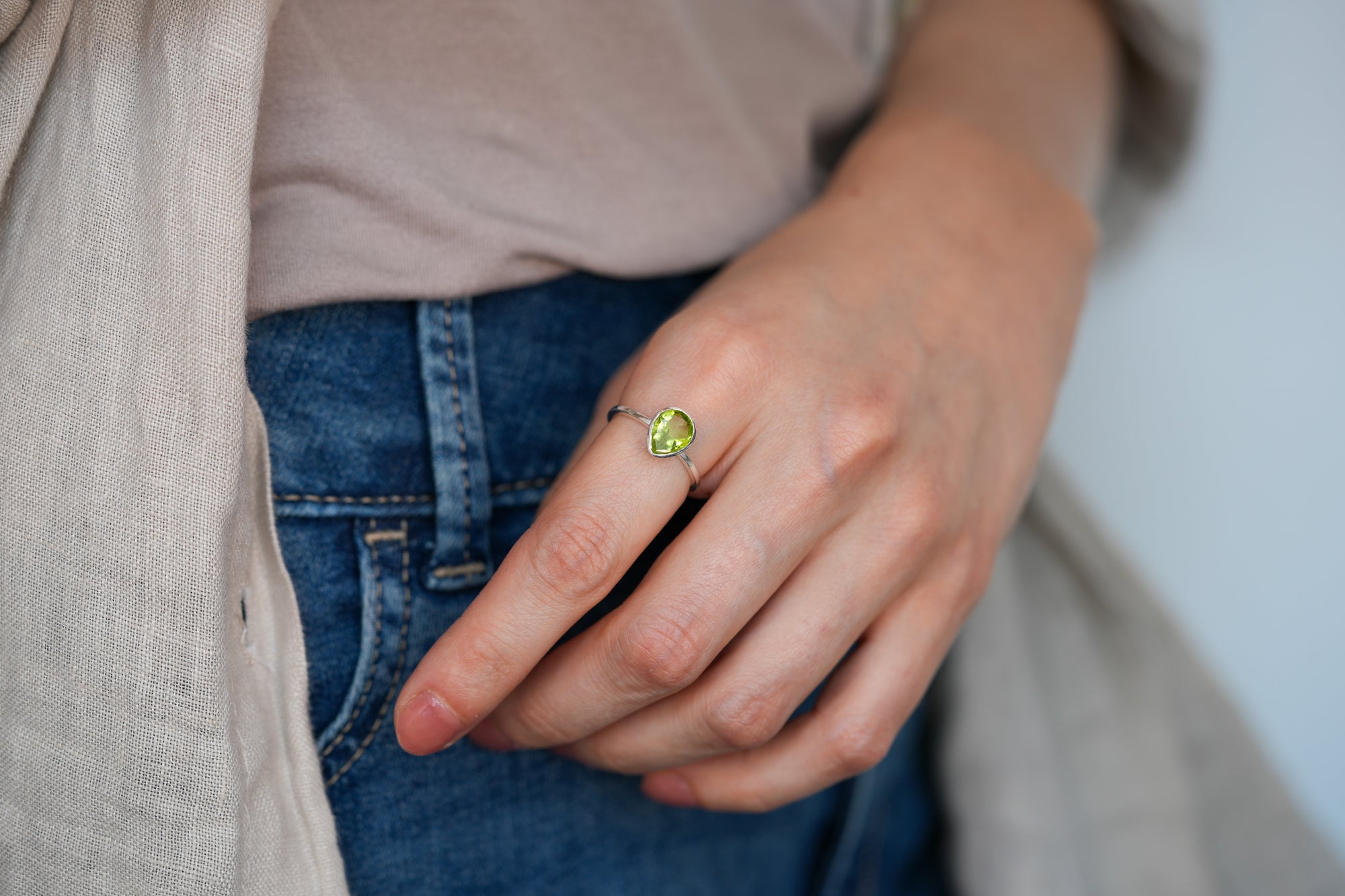 Venus teardrop peridot ring