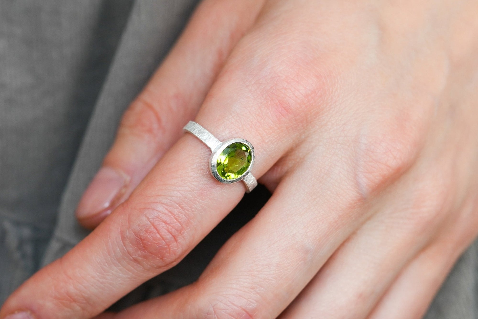 Eternal peridot matte ring