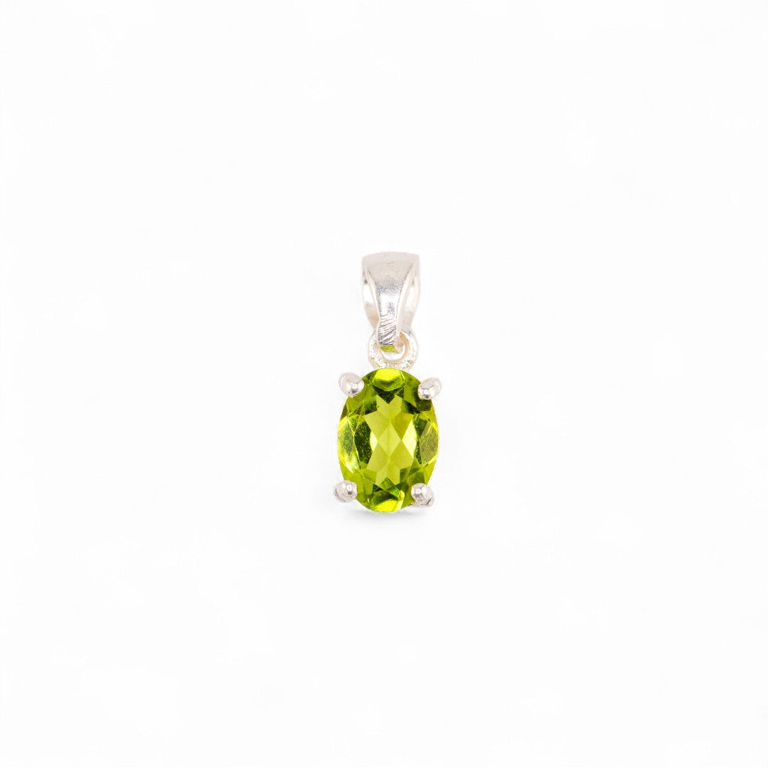 Lunara peridot oval pendant