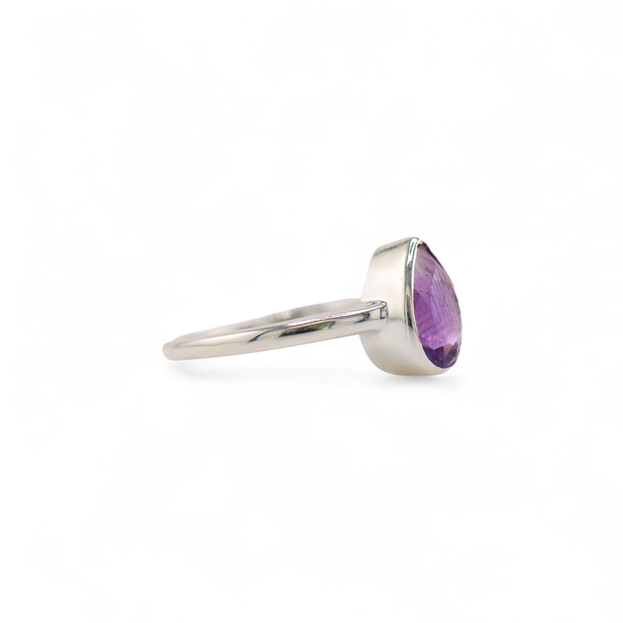 Venus teardrop amethyst ring