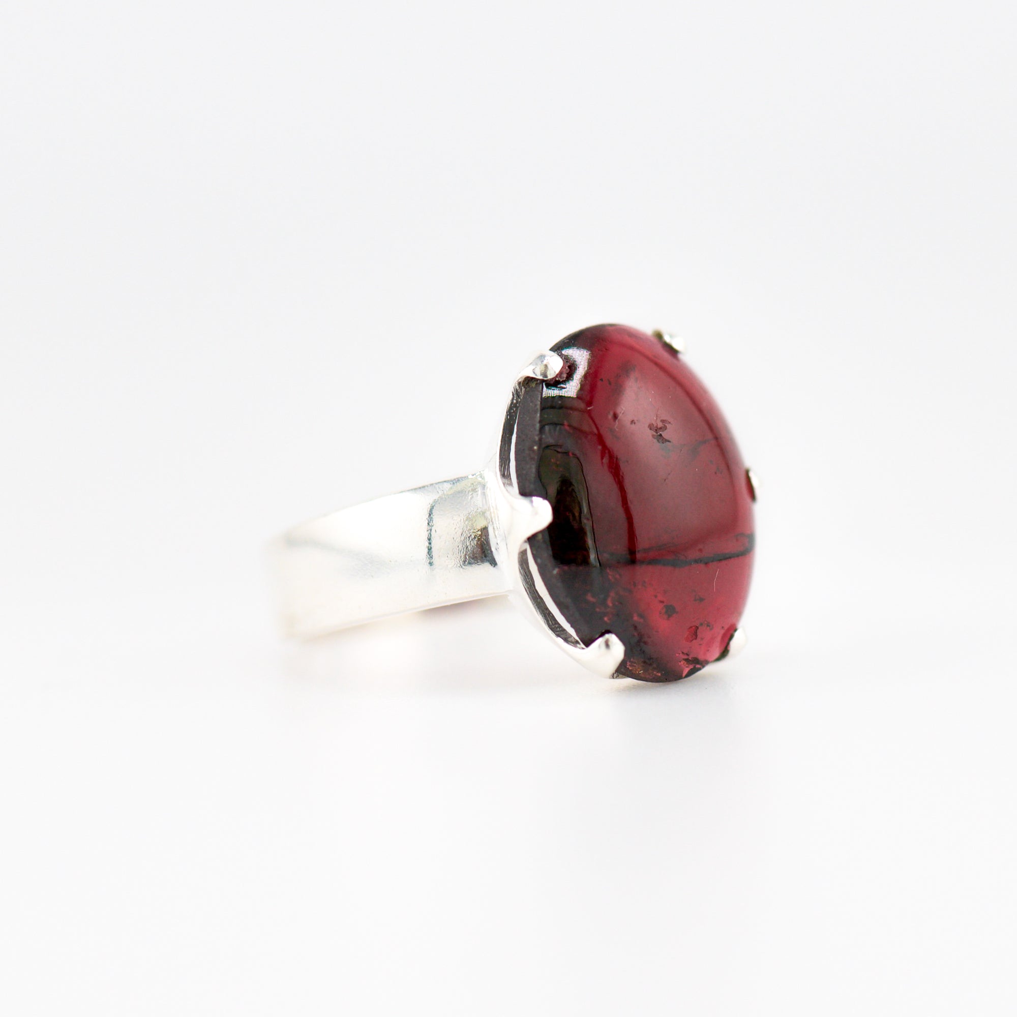 Garnet crown ring