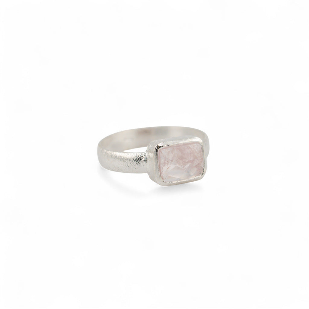 Reverse cuboid morganite ring matt