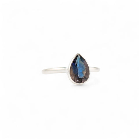 Labradorite venus teardrop ring