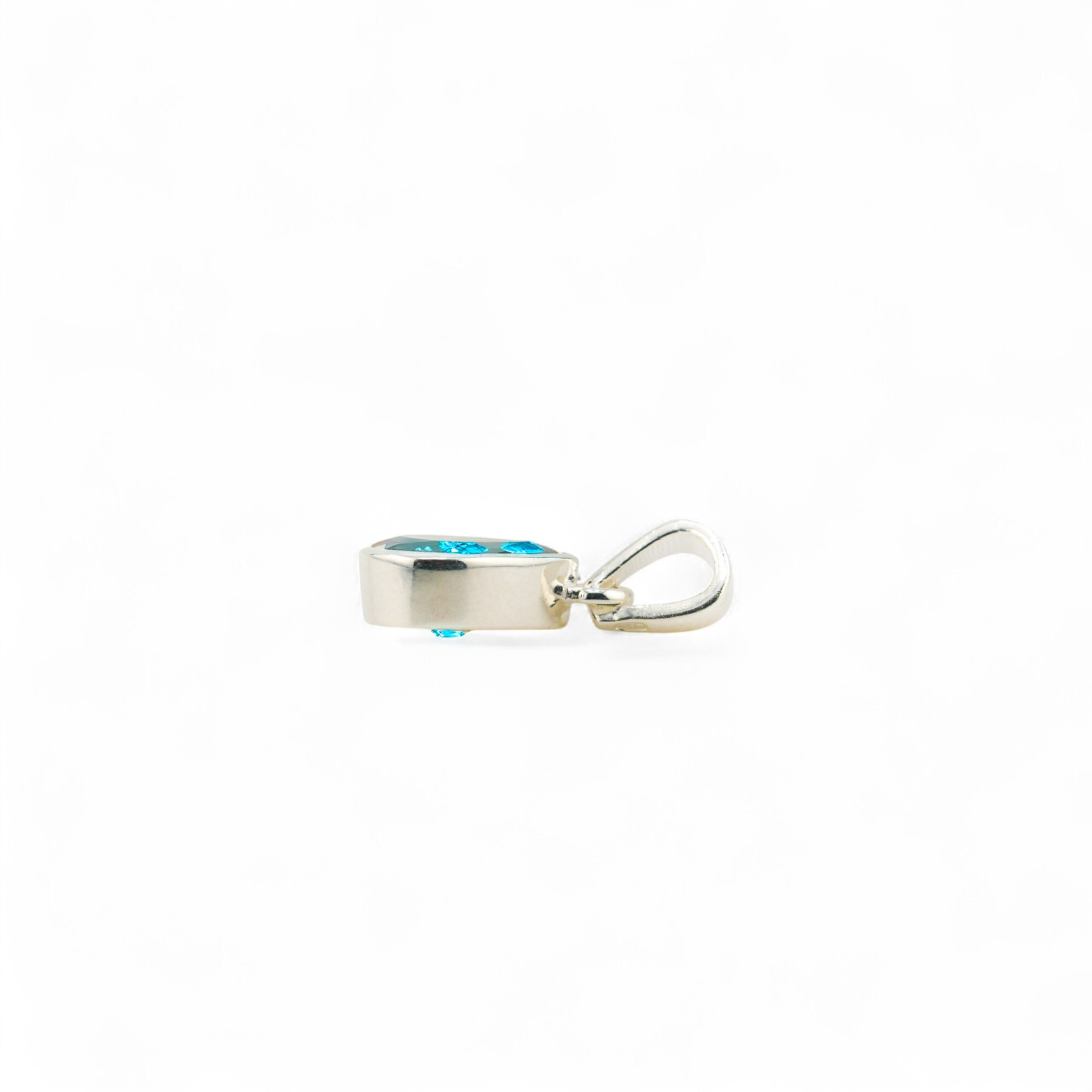 Venus blue topaz pendant