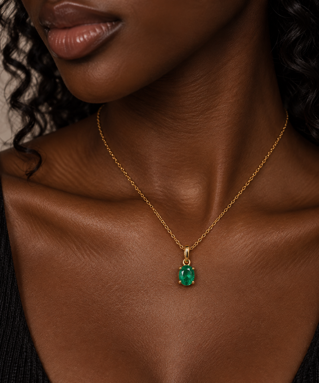 Emerald 585 gold oval  pendant