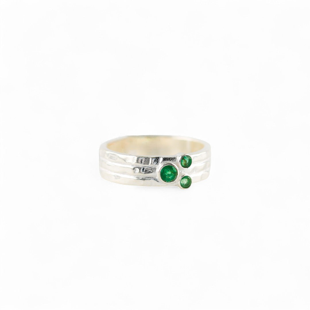 Emerald trinity band