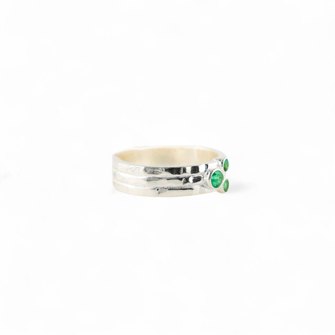 Emerald trinity band