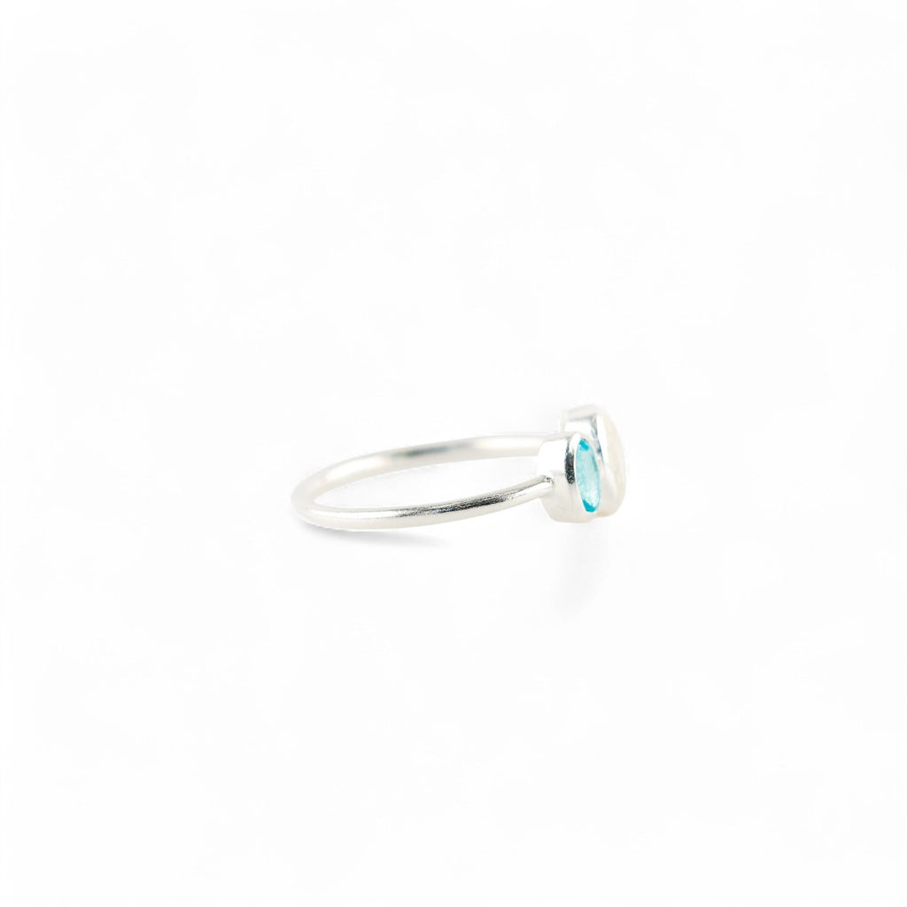 Apatite and moonstone ring