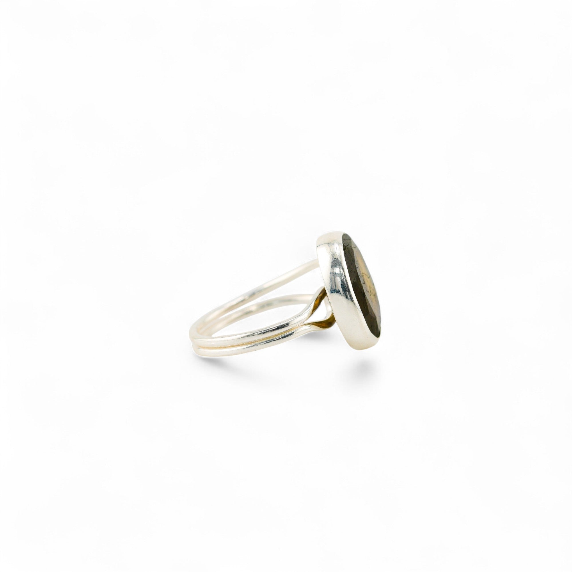 Harmonia labradorite ring
