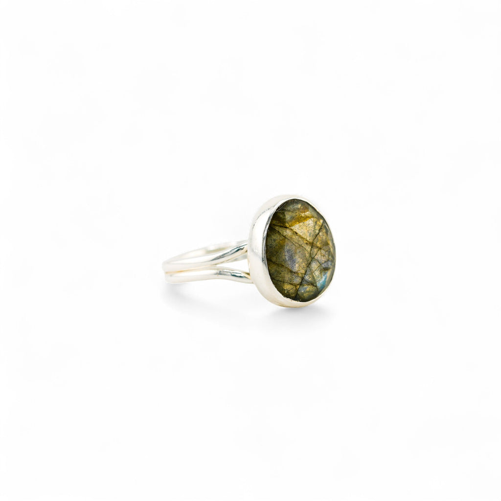 Harmonia labradorite ring small