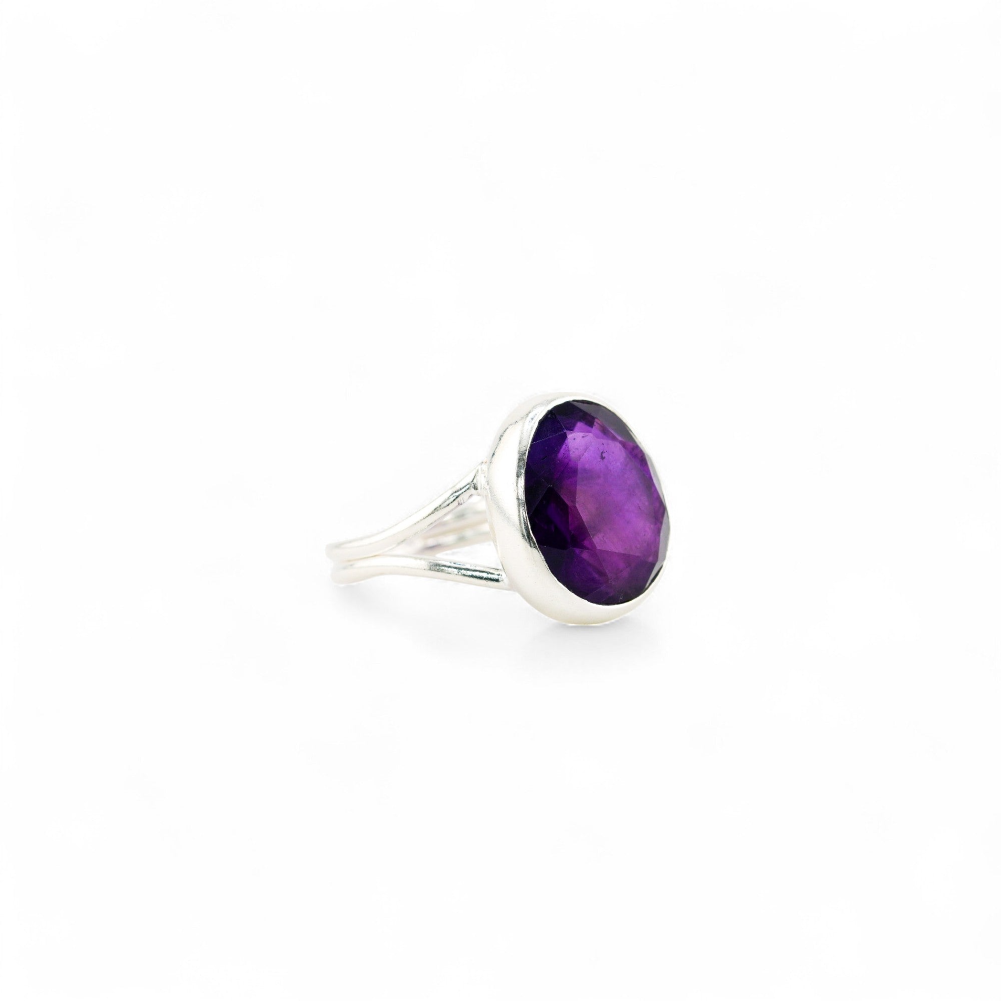 Harmonia amethyst ring
