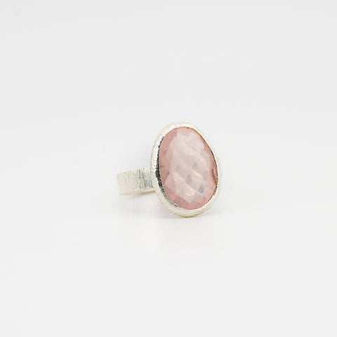 Eve rose quartz ring