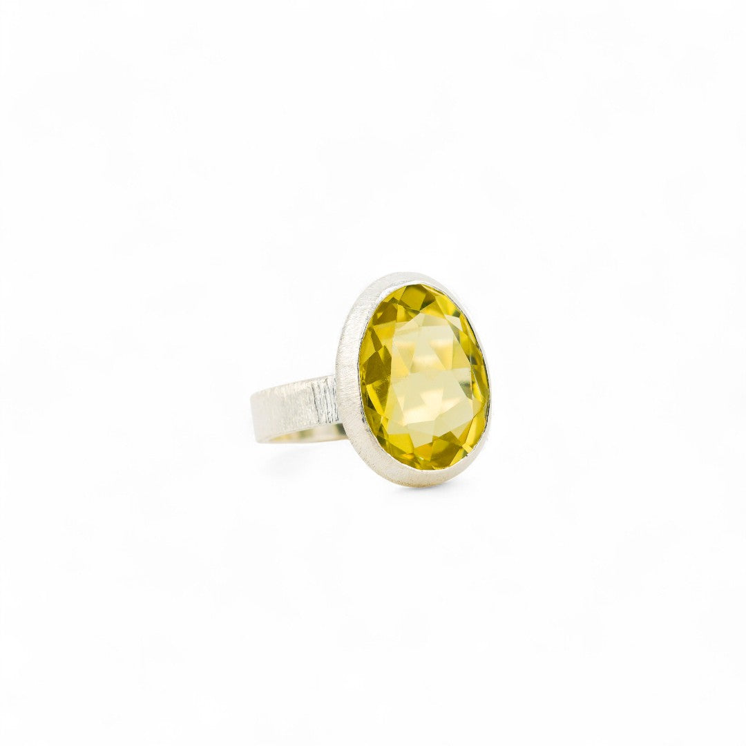 Eve lemon quartz ring