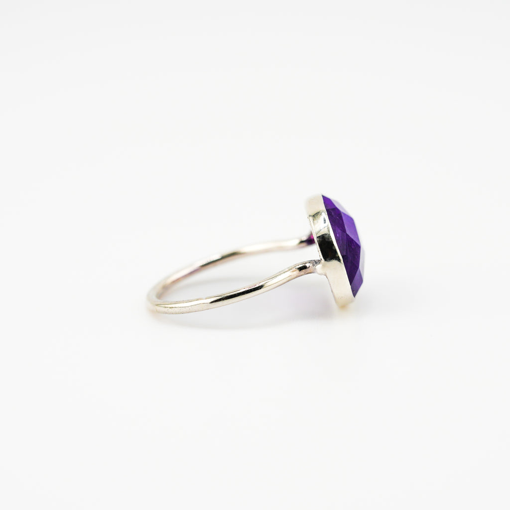 Nordic flair amethyst ring