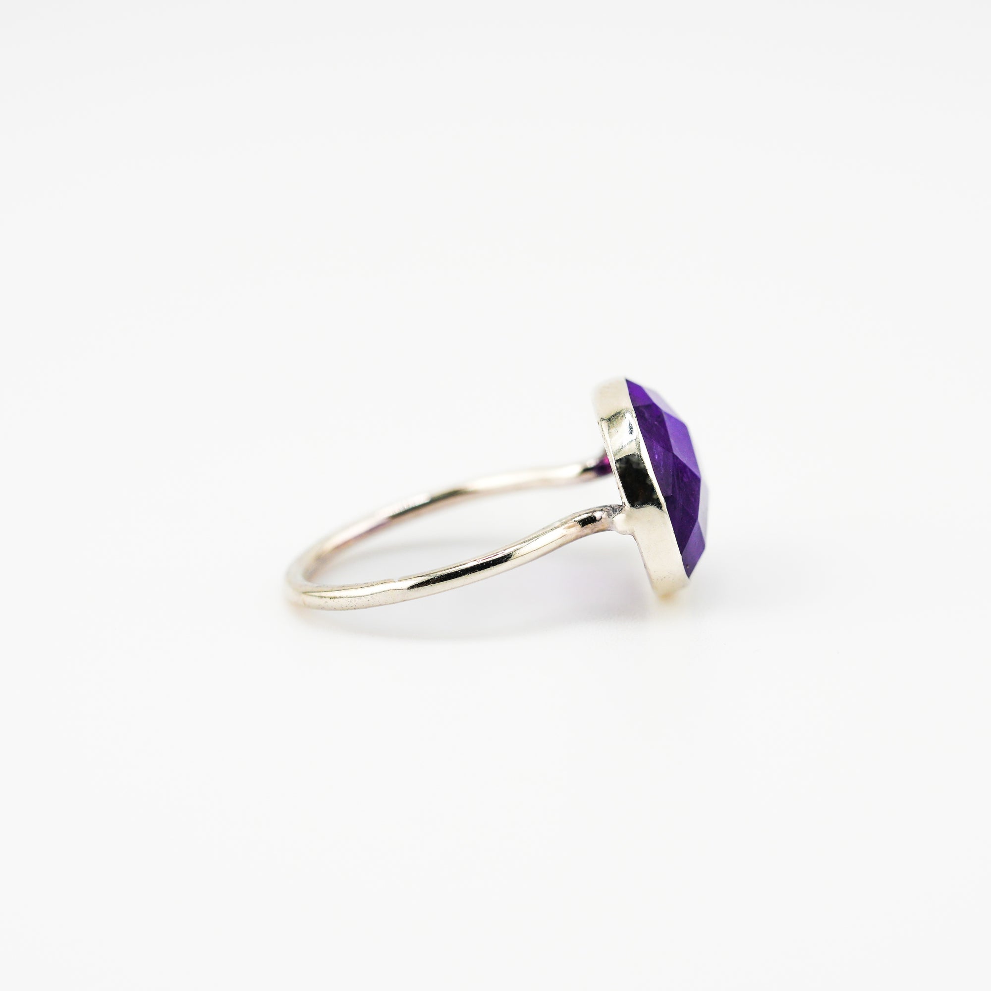 Nordic flair amethyst ring