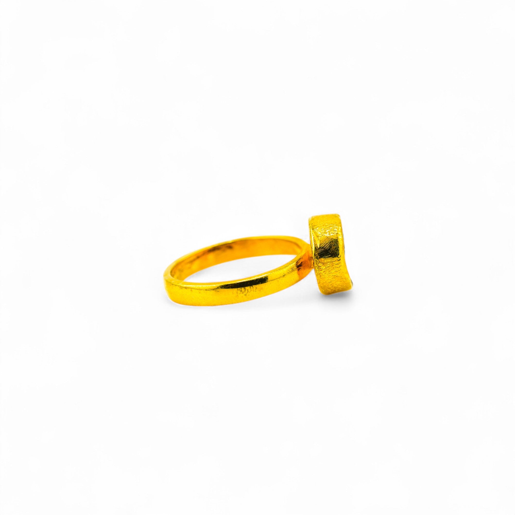 Black druzy quartz ring(Gold polished)
