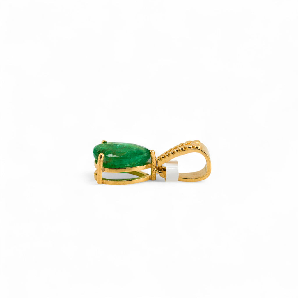 Emerald gold pendant