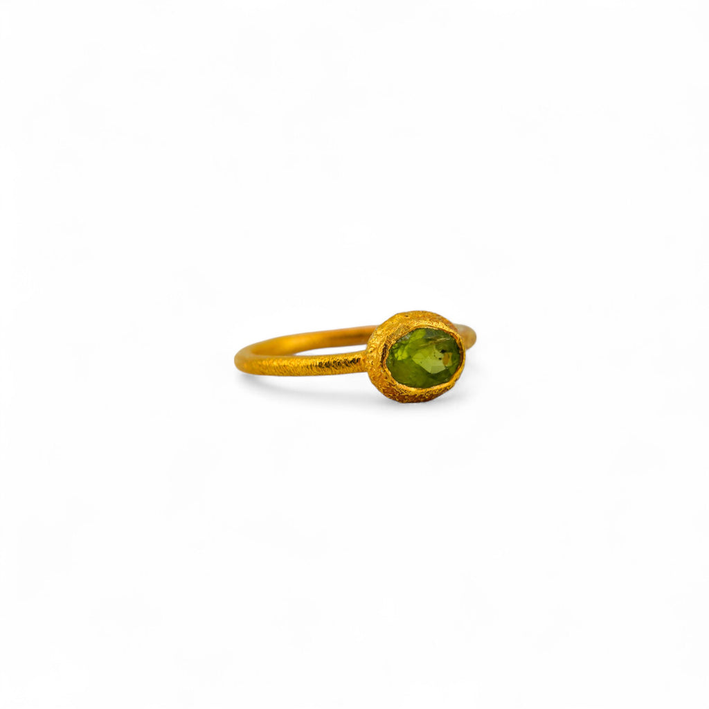 Peridot ring (Gold polished)