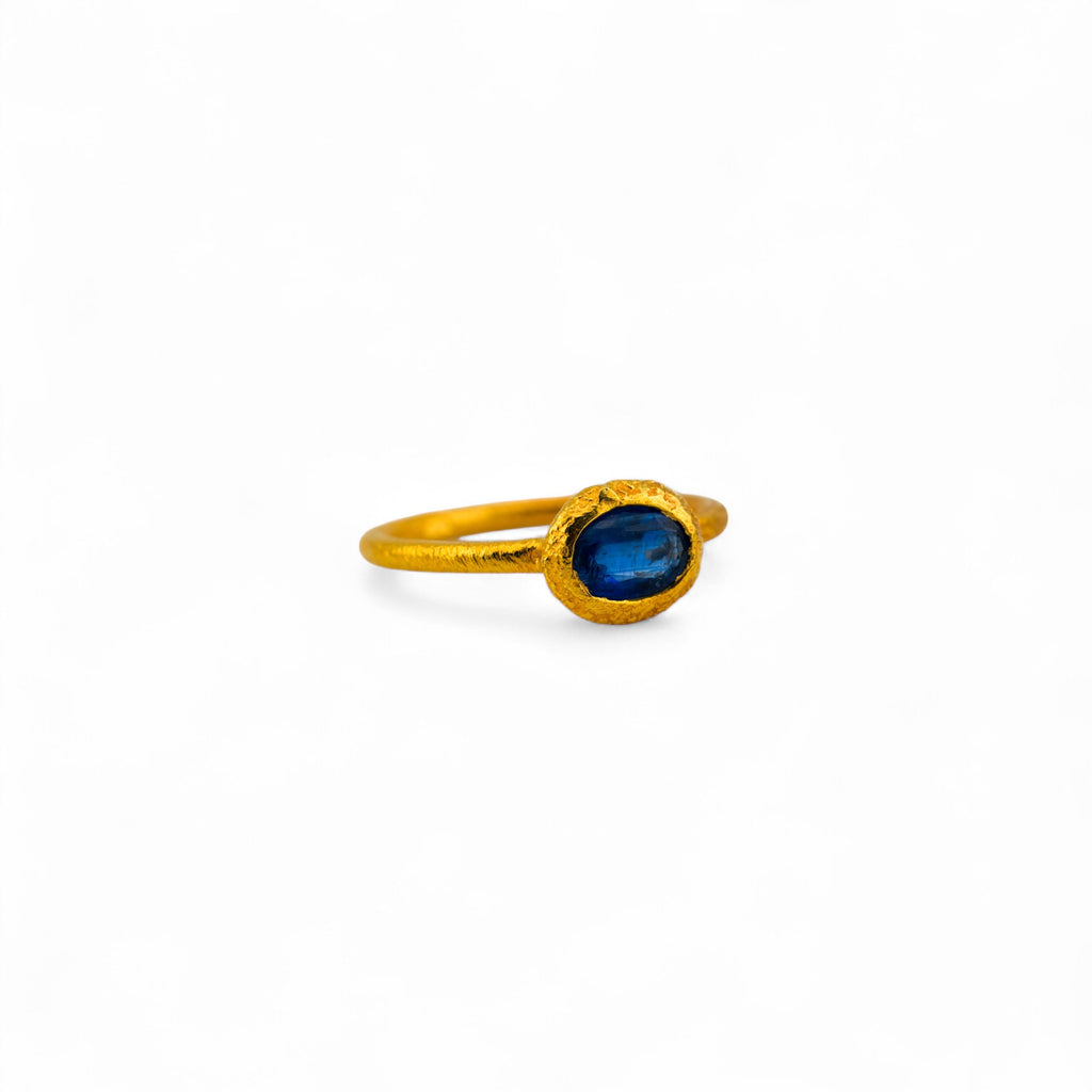 Blue kyanite ring (Gold polished)