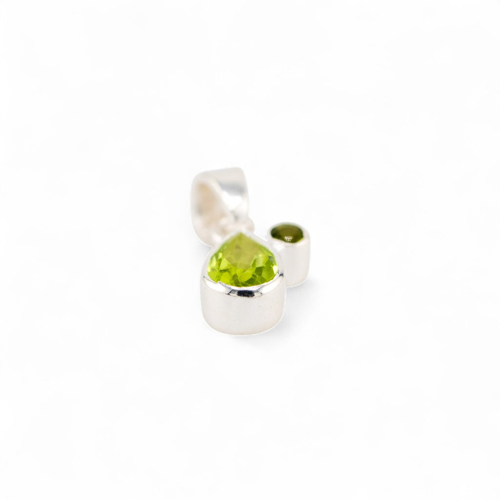 Wildmist peridot pendant