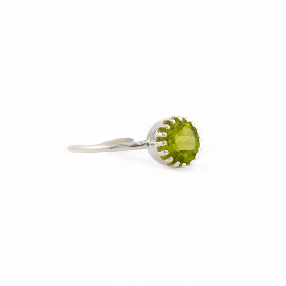 Saulora peridot ring