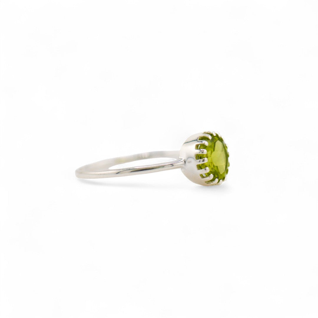 Saulora peridot ring