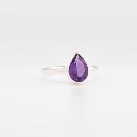 Venus teardrop amethyst ring