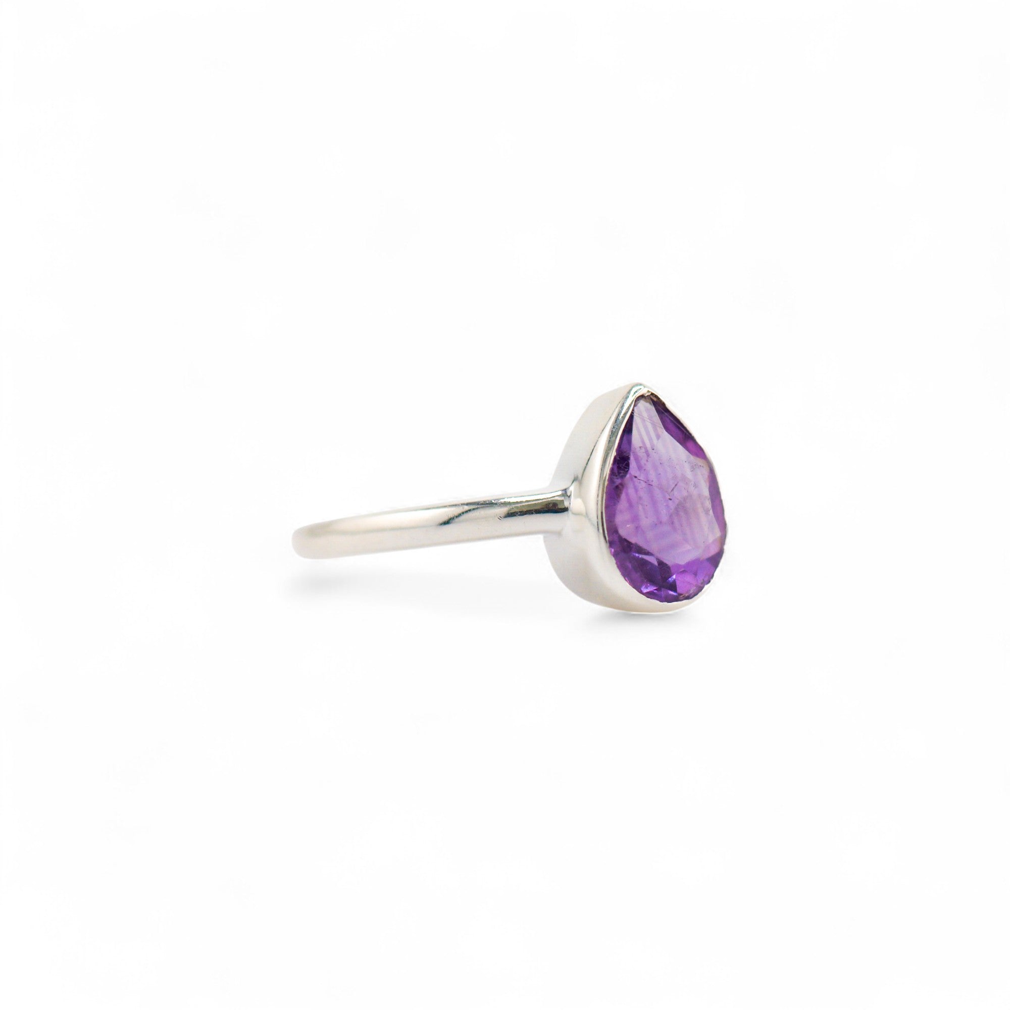 Venus teardrop amethyst ring