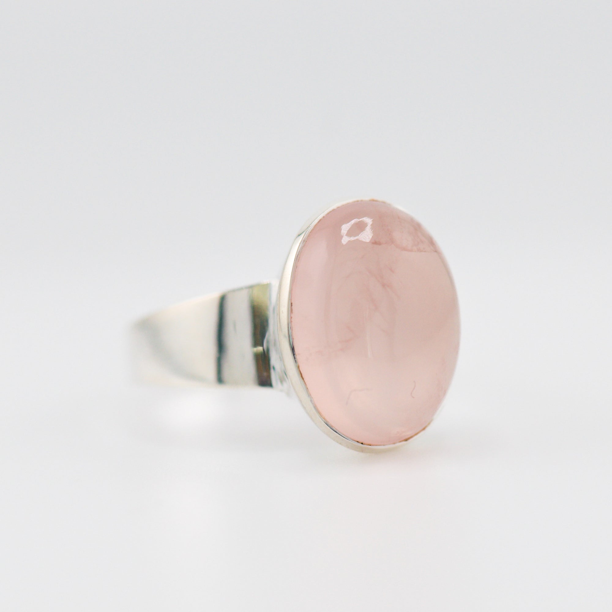 Nordic rose quartz ring