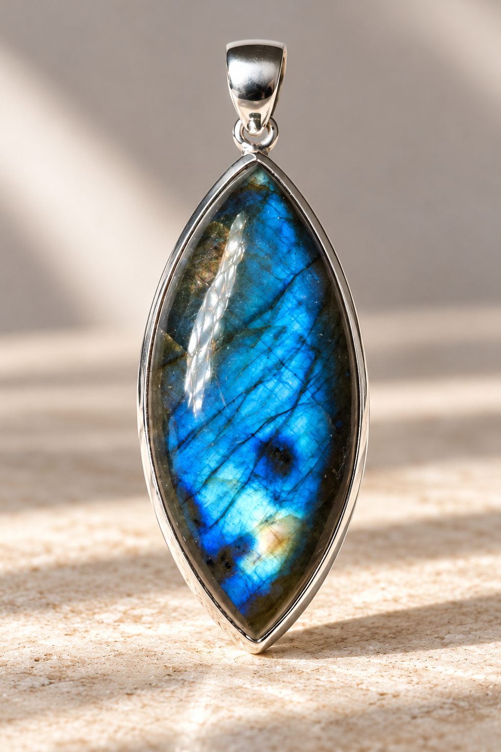 Labradorite pendant large